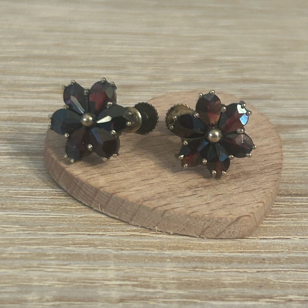 Red Stone Flower Vintage Earrings Screwbacks